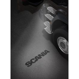 2493646 Uvítací osvětlení Scania, pravá strana - se slovem Scania.