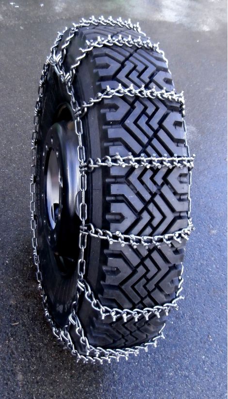 FRAM by TRYGG. Prisvärda snökedjor med halftight-mönster, 7 mm, runda broddar.